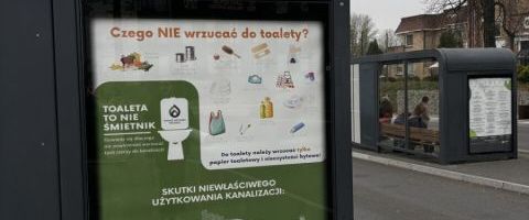 Plakat-Czego NIE wrzucać do toalety, Centrum Przesiadkowe, Peron 3, Mikołów